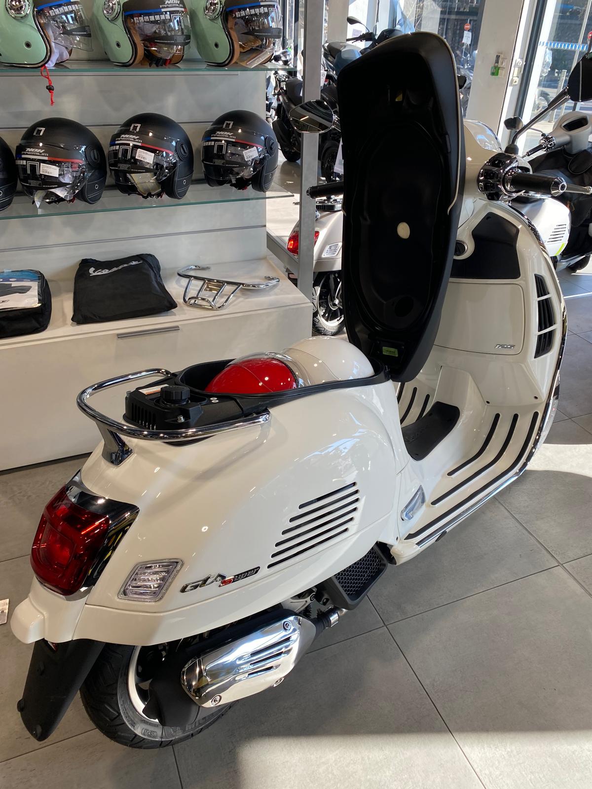 Vespa GTS 125