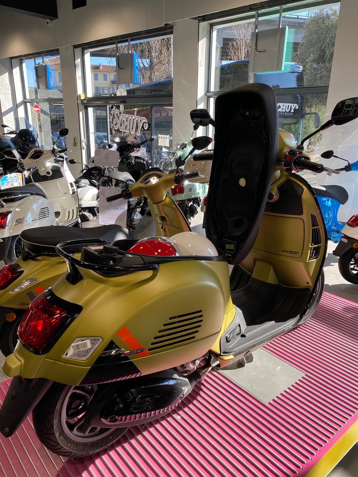 Vespa gts 300